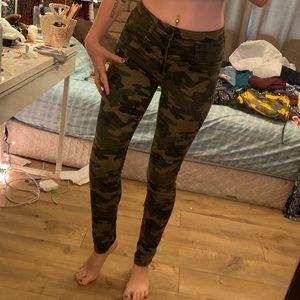 Camo skinny jeans